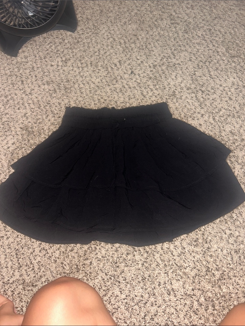 Flowy black skirt!!